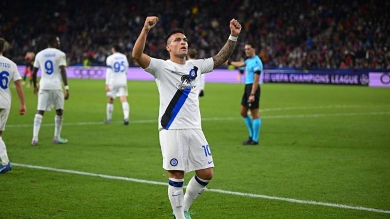 Segna sempre Lautaro! L'abbraccio con Milito, il rinnovo, tutti i numeri di una stagione da urlo